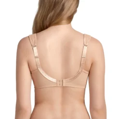 anita safina support bh sand