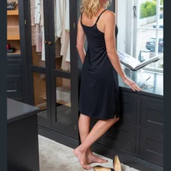 Trofe Underkjole 102cm m. Smal strop Sort Bagfra